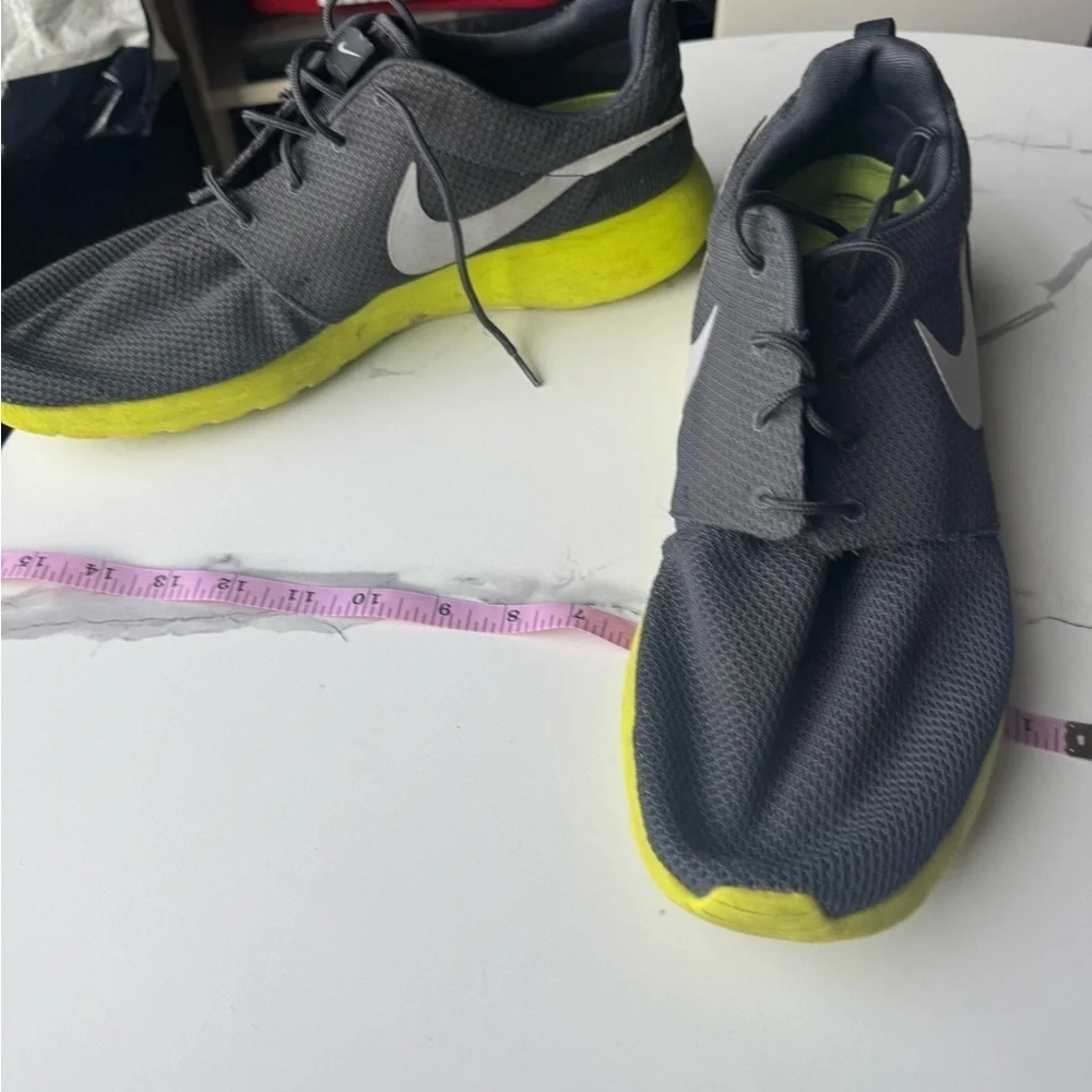 Nike Men’s 14 Roshe Run One Cyber Grey Anthracite Wolf Volt Neon Air Max 95 1